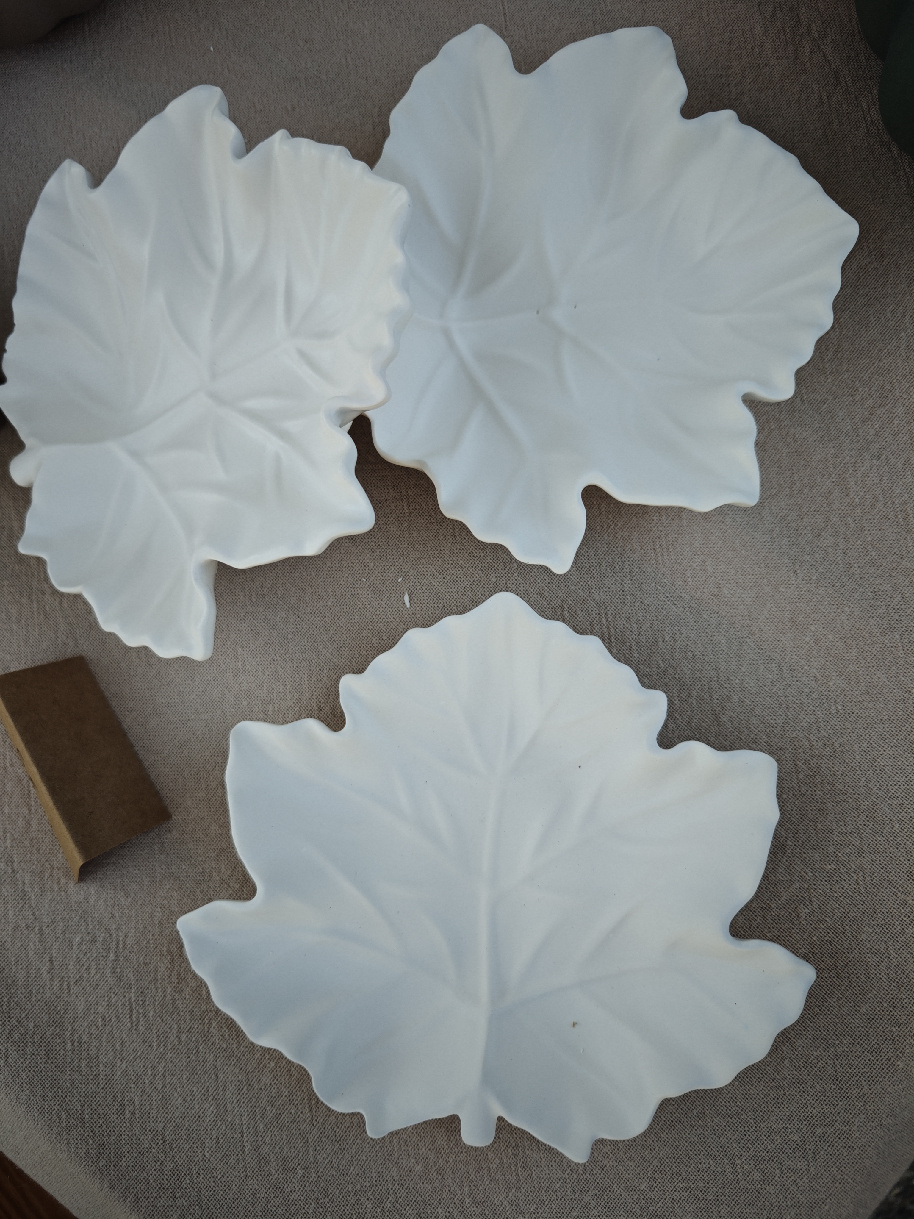 La Petite Feuille, support en résine en forme de feuille