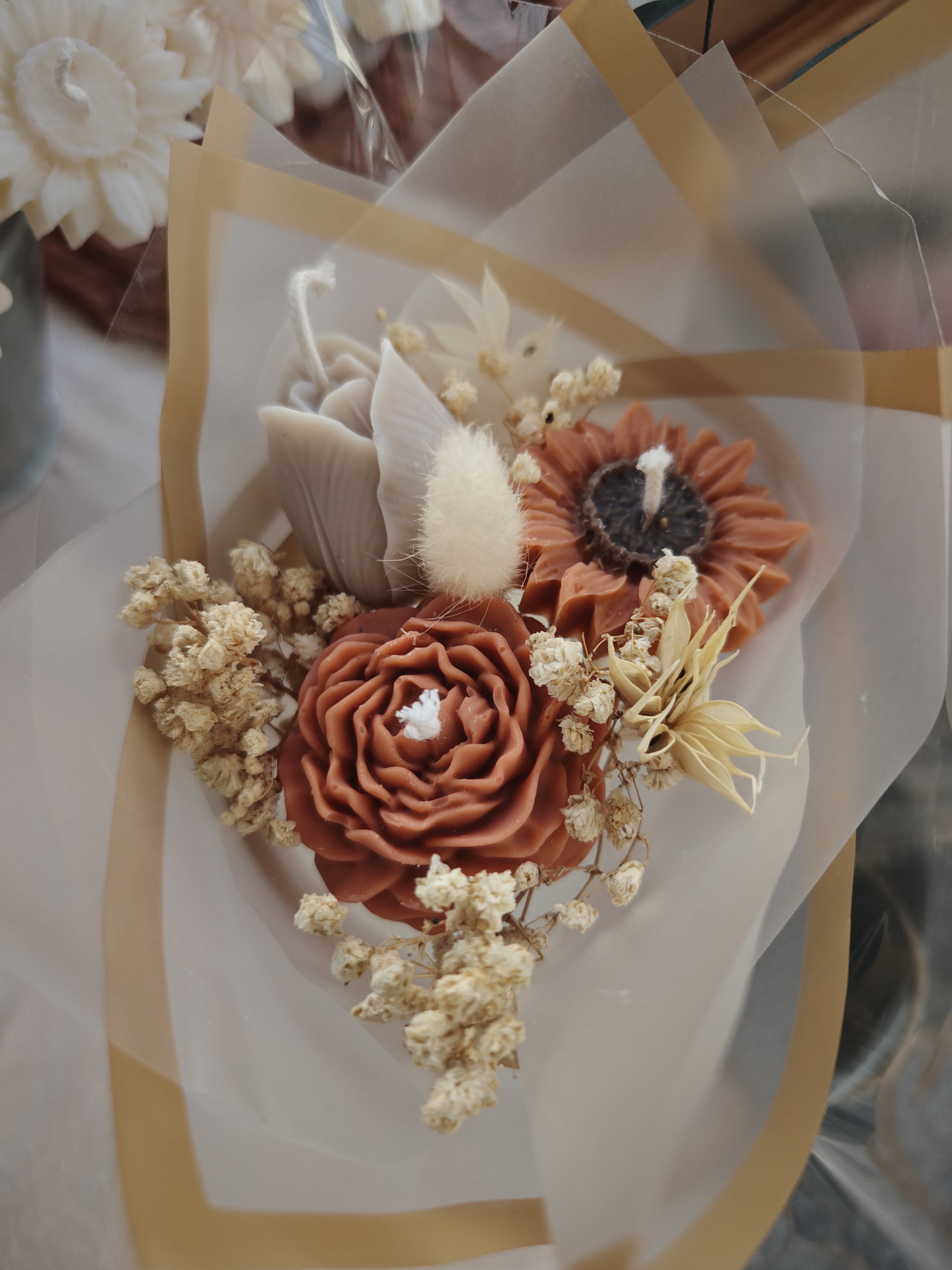 Bouquet de bougies de différentes couleurs
